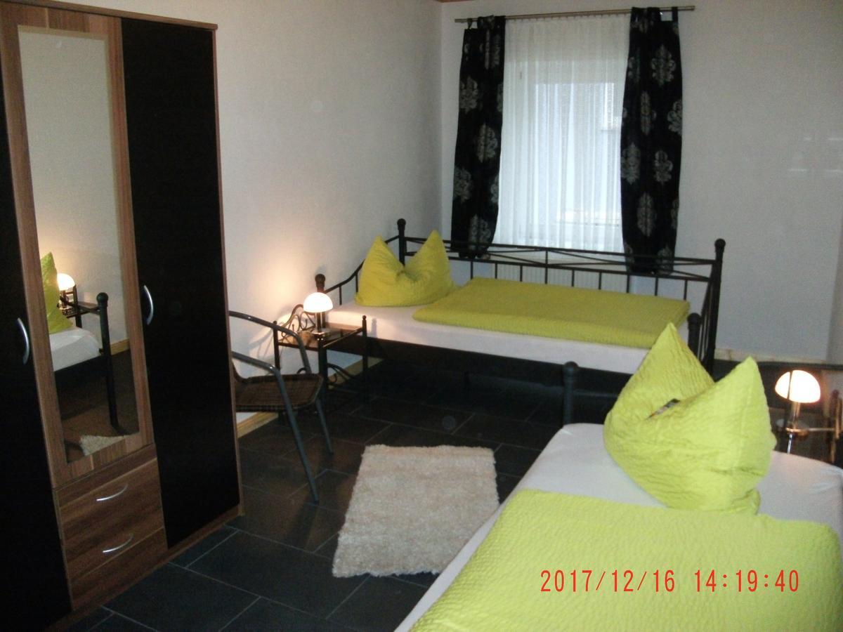 Ferienwohnung In Vino Veritas Ноймаґен-Дрон Екстер'єр фото