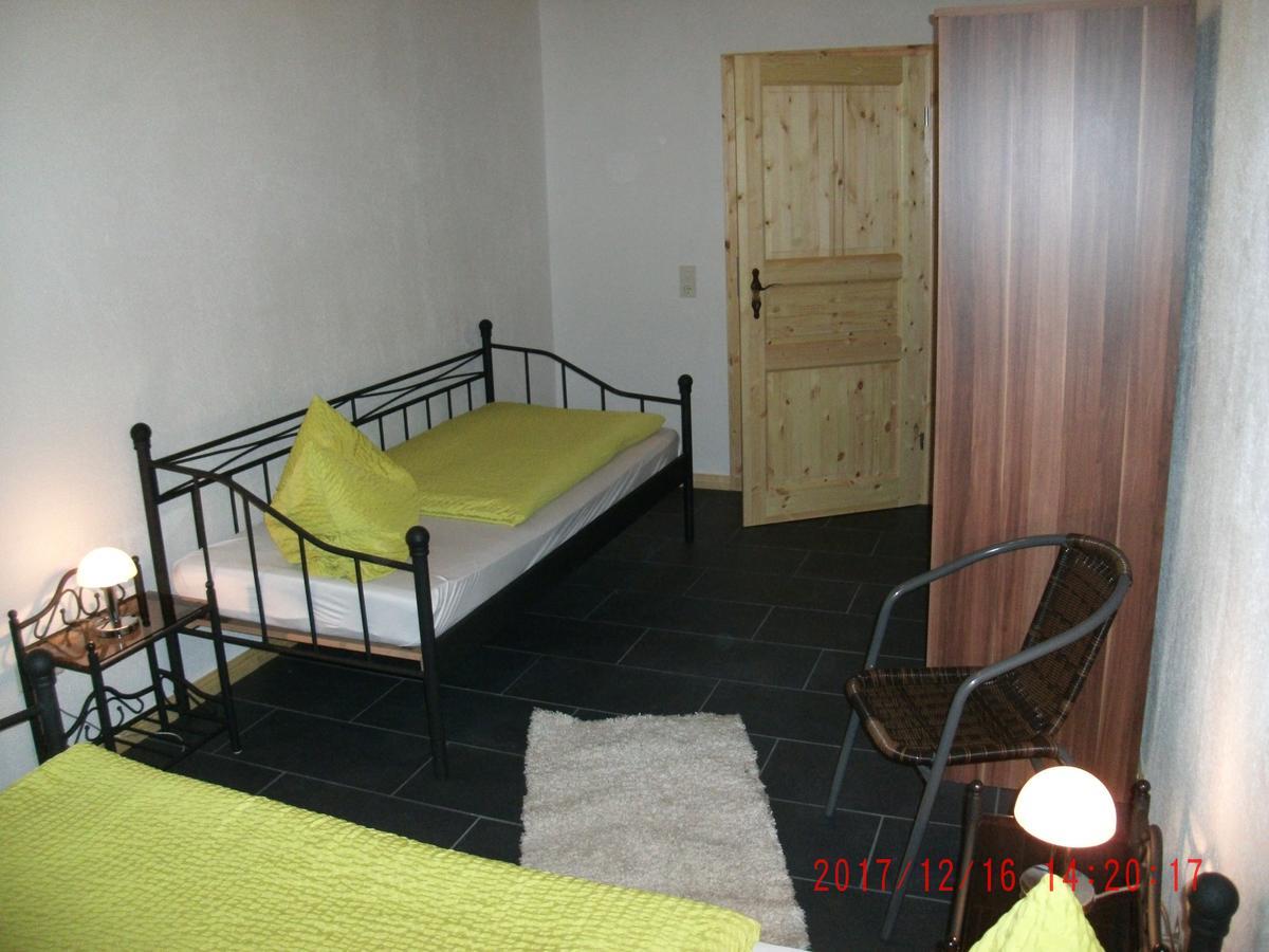 Ferienwohnung In Vino Veritas Ноймаґен-Дрон Екстер'єр фото